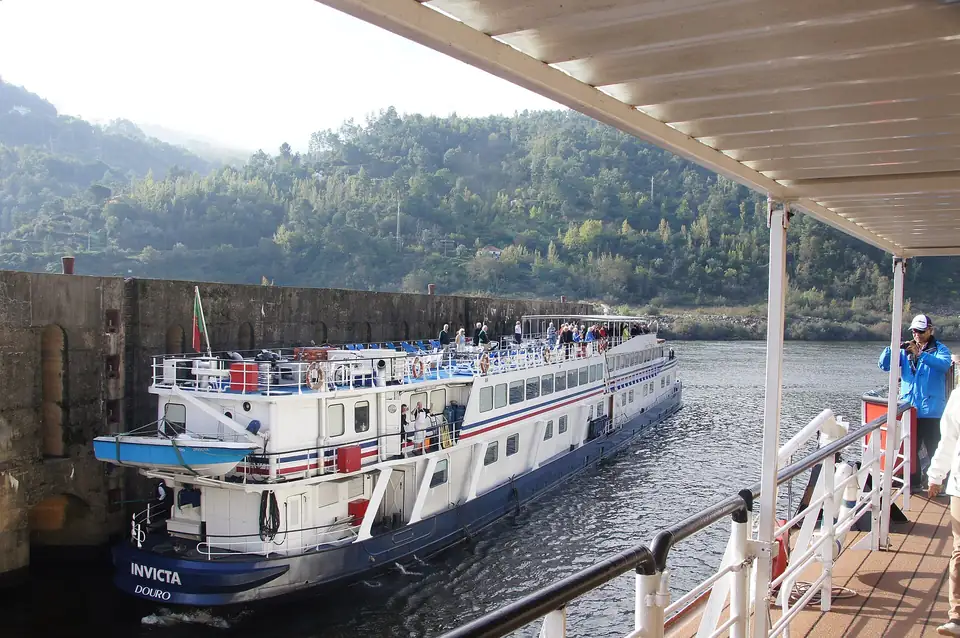 Porto–Régua–Porto (eller tvärtom): flodkryssning på Douro med lunch