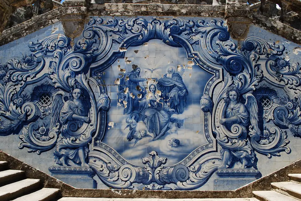Blau-weißes Azulejo-Bild an der Treppe zum Wallfahrtsort von Lamego